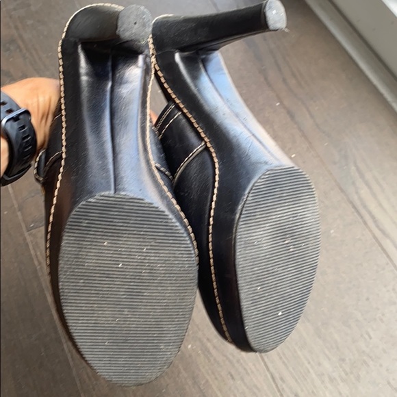 Coach leather mules with gold hardware - Picture 5 of 8